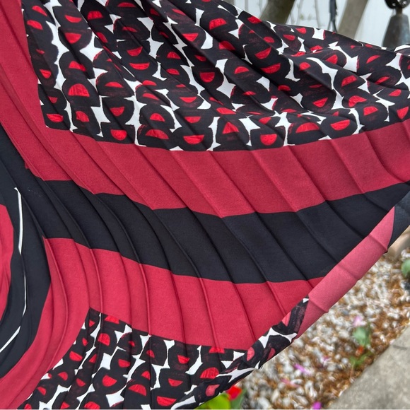 NIK & ZOE Pleated Midi Skirt Black Red‎ Print Rippling Flowy Night Out Plus size - Picture 6 of 17